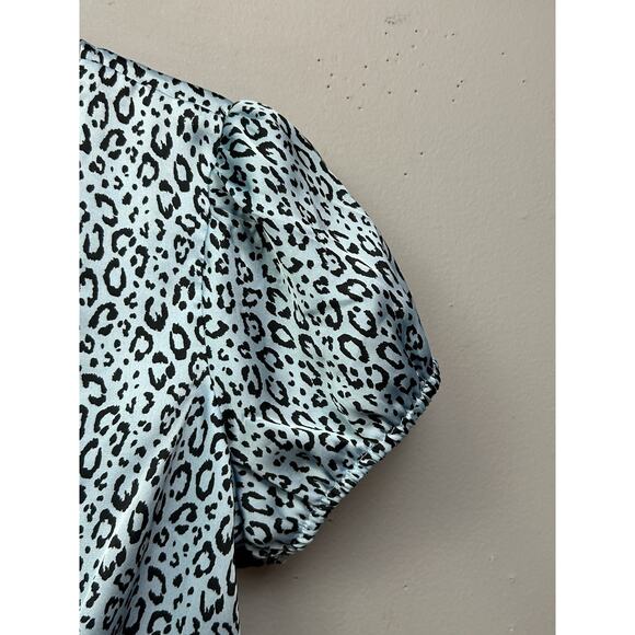 Mi Ami Blouse Womens Small Blue Leopard Print Short Sleeve Tie Front Ruffle Top - Picture 5 of 7